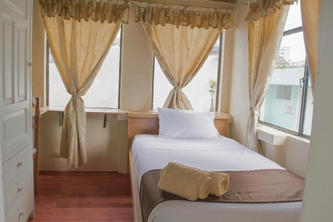 Hostal Loro Verde كويتو المظهر الخارجي الصورة